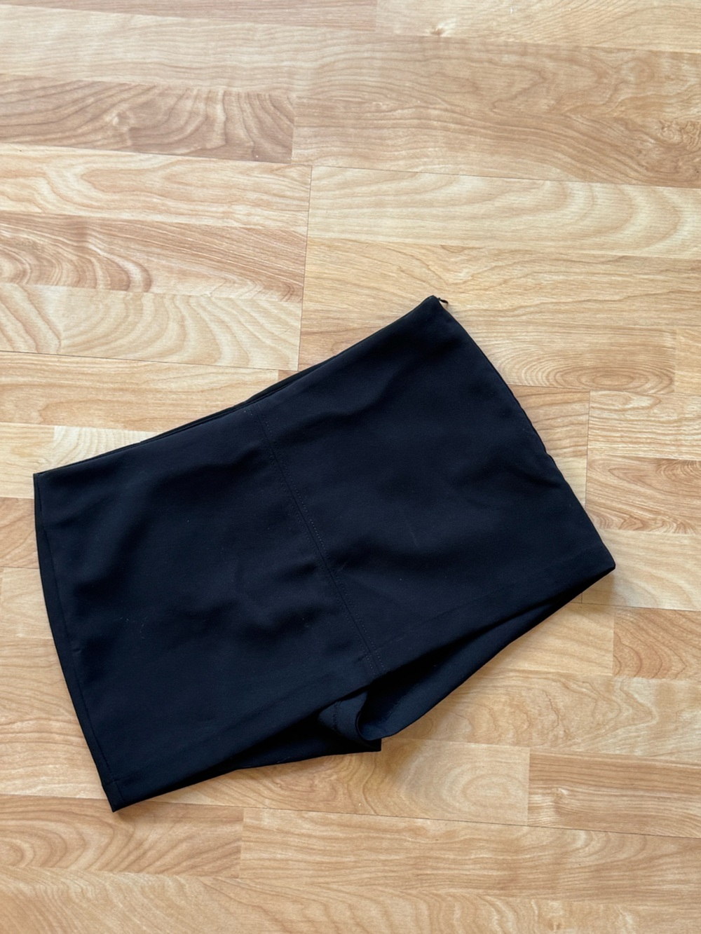Bershka women's Black mini skort